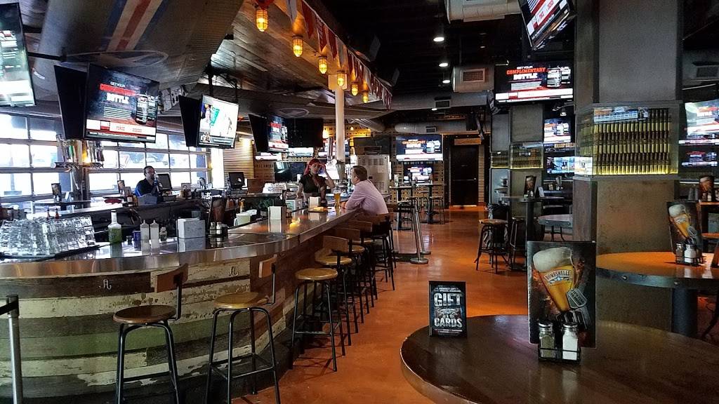 Bombshells | restaurant | 7501 N Stemmons Fwy, Dallas, TX 75247, USA | 2142672662 OR +1 214-267-2662