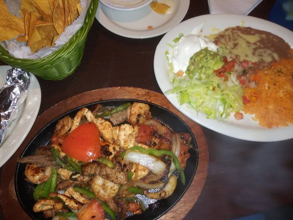 Santana Mexican Grill | restaurant | 114 Merchants Square Dr, Cartersville, GA 30121, USA | 7706063960 OR +1 770-606-3960