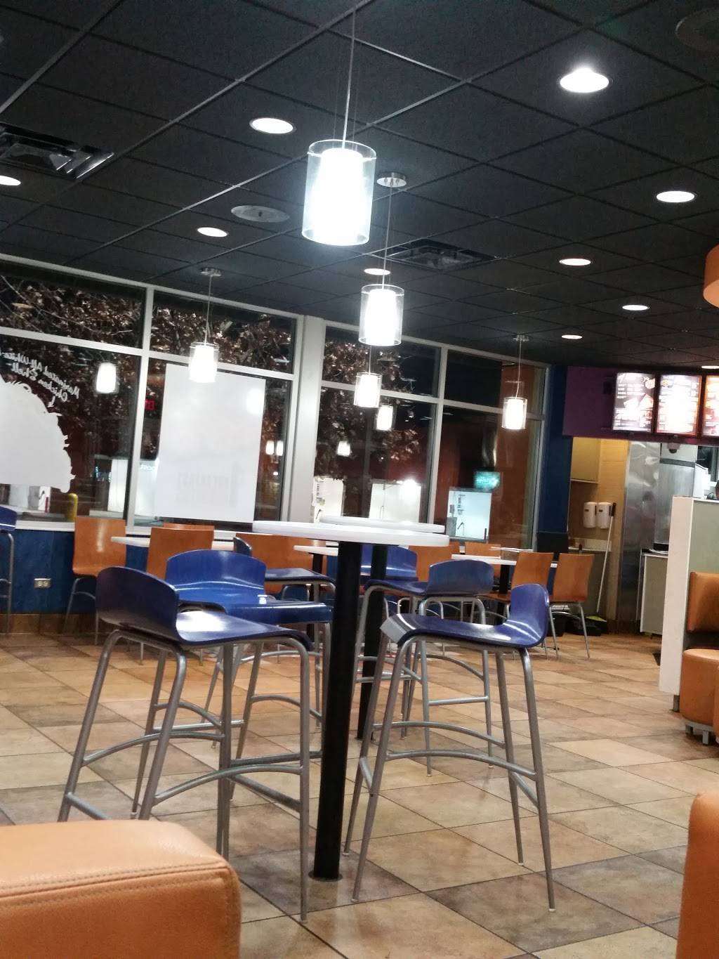 Taco Bell | meal takeaway | 3114 11th St, Rockford, IL 61109, USA | 8152296394 OR +1 815-229-6394