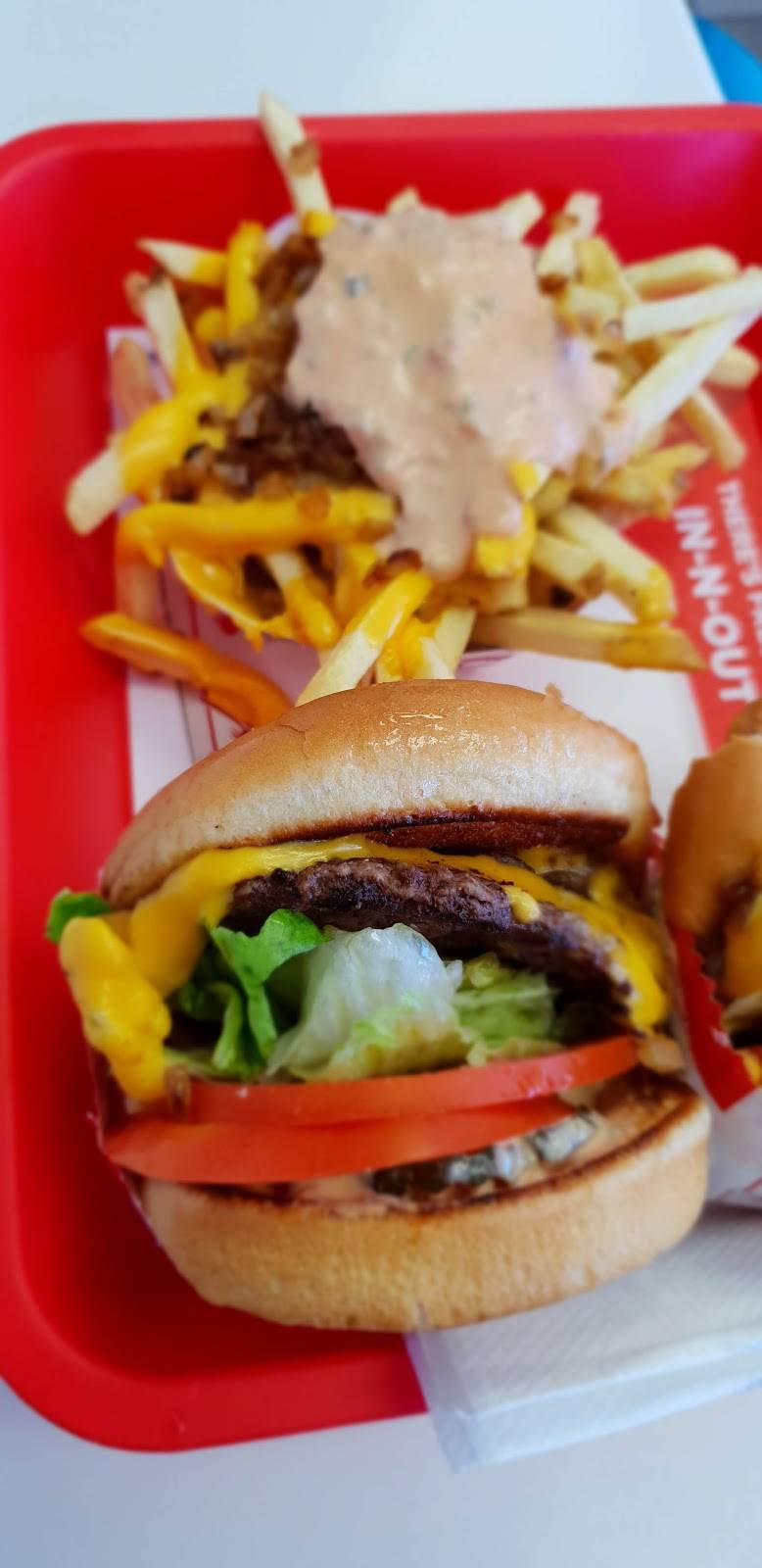 In-N-Out Burger | restaurant | 4115 Campus Dr, Irvine, CA 92612, USA | 8007861000 OR +1 800-786-1000
