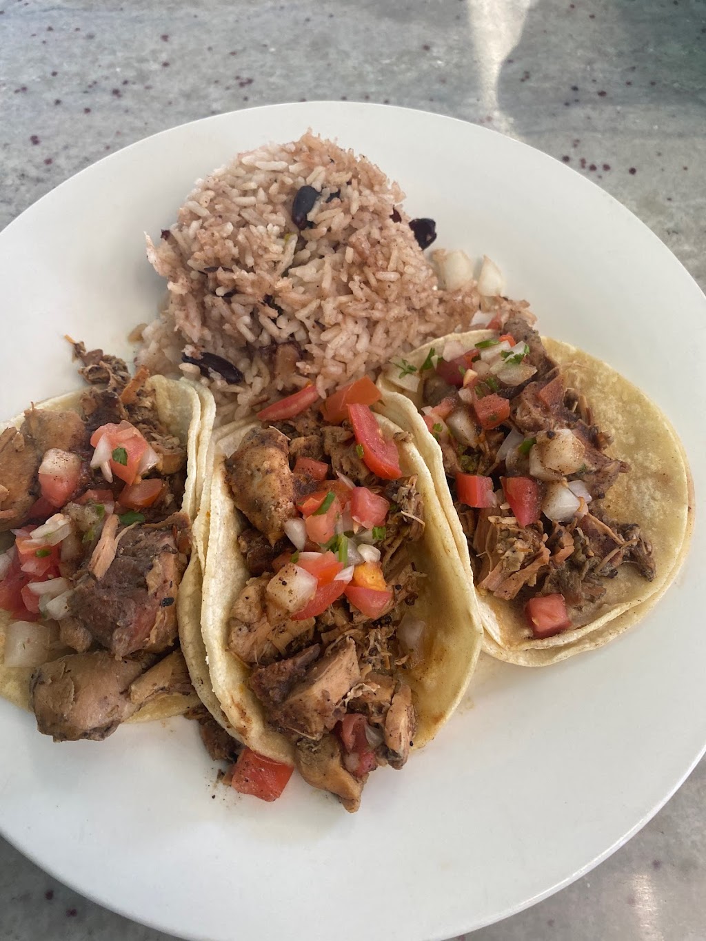 Wingman Redlands | restaurant | 1560 Barton Rd, Redlands, CA 92373, USA | 9094540287 OR +1 909-454-0287