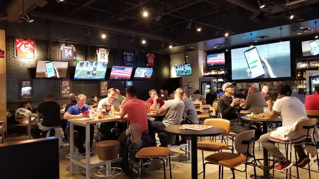 Buffalo Wild Wings | meal takeaway | 1700 Towne Center Ln, Albuquerque, NM 87106, USA | 5052479464 OR +1 505-247-9464