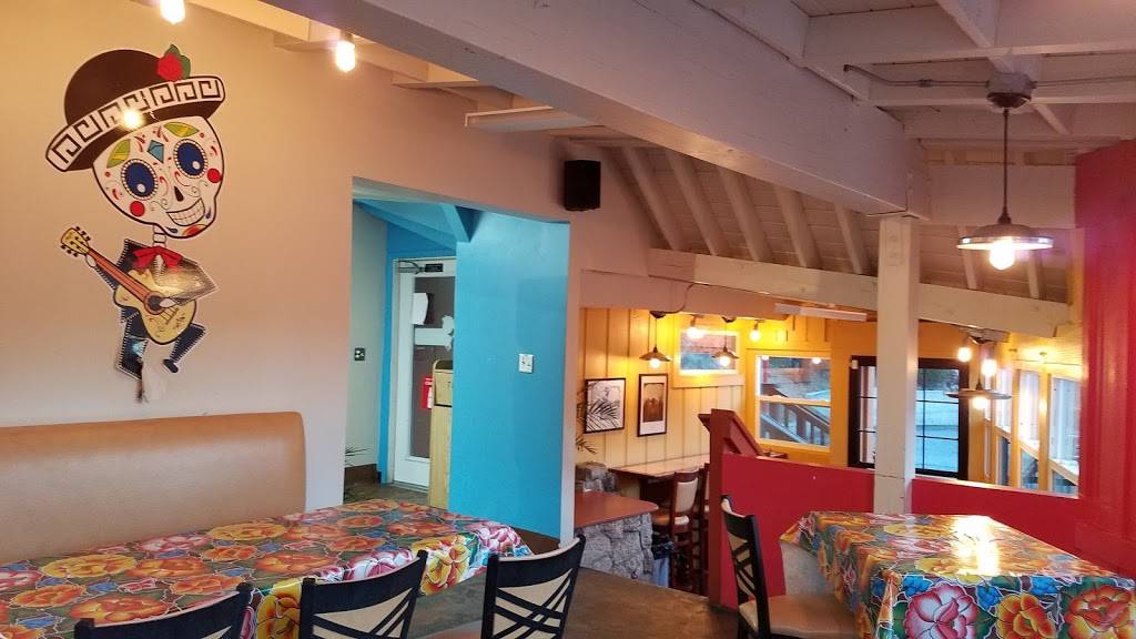 Santiagos Taco Shop | restaurant | 27226 CA-189 #2028, Blue Jay, CA 92317, USA | 9093426446 OR +1 909-342-6446