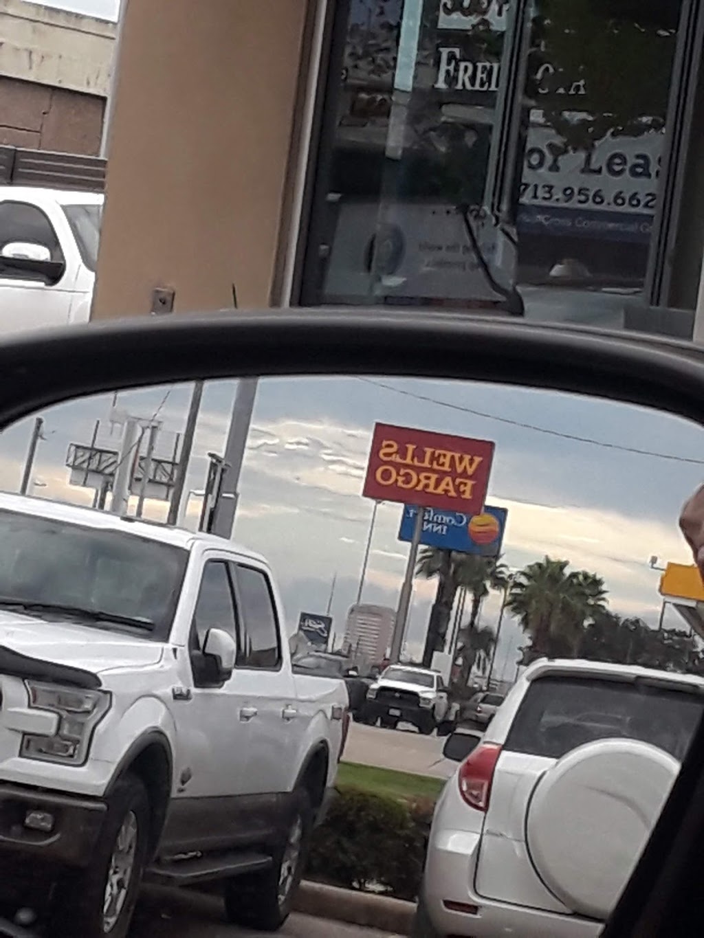 Starbucks | cafe | 6001 Hillcroft St, Houston, TX 77081, USA | 7132709687 OR +1 713-270-9687