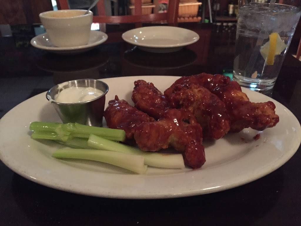 DiPalmas Restaurant & Pizzeria | restaurant | 304 Union Sq, South Main Street, Southbury, CT 06488, USA | 2032643555 OR +1 203-264-3555