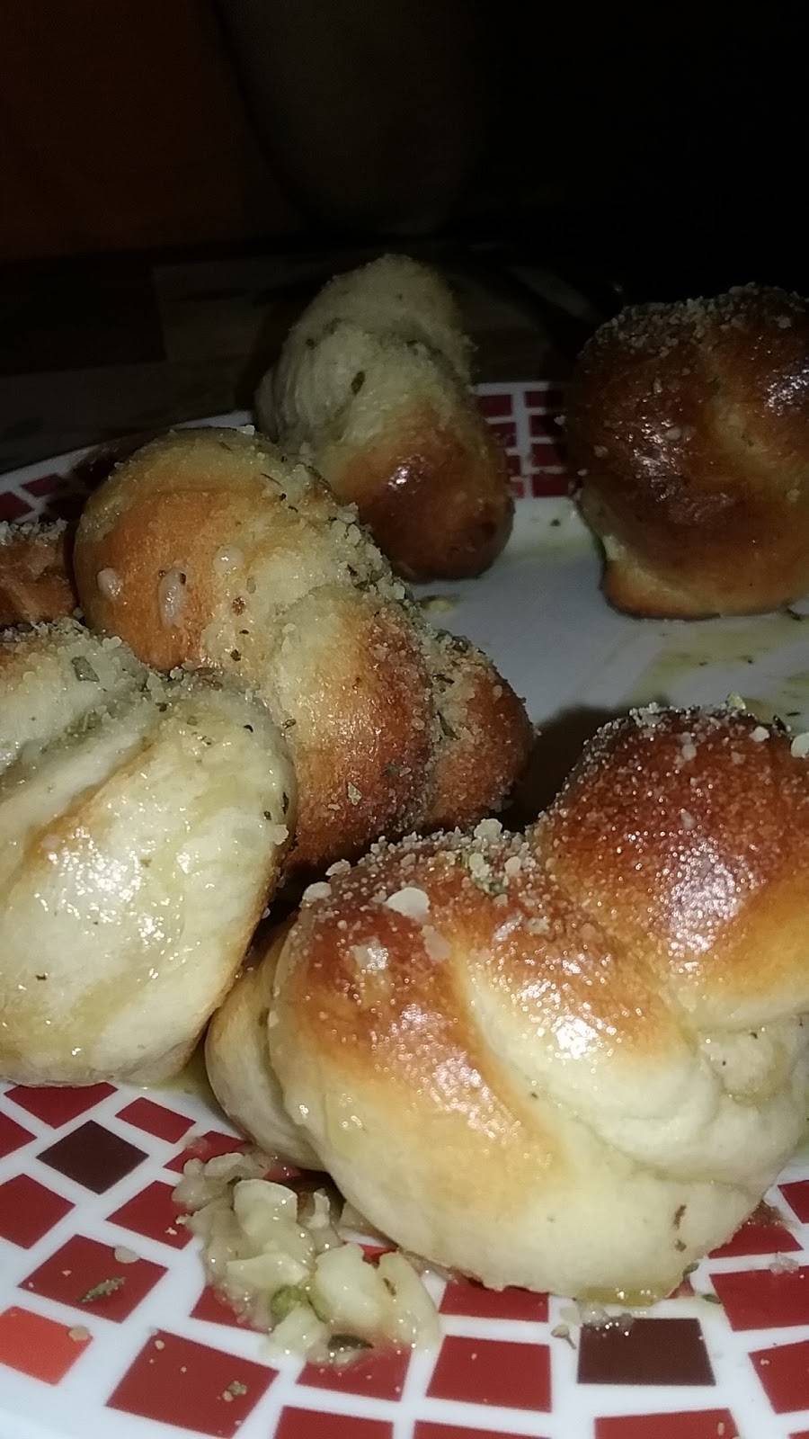 Buttinos Italian Bistro Llc | restaurant | 6382 Main St, Chestertown, NY 12817, USA | 5184948145 OR +1 518-494-8145