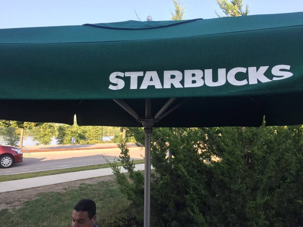 Starbucks | cafe | 700 Grand Union Blvd, Somerville, MA 02145, USA | 6176293003 OR +1 617-629-3003