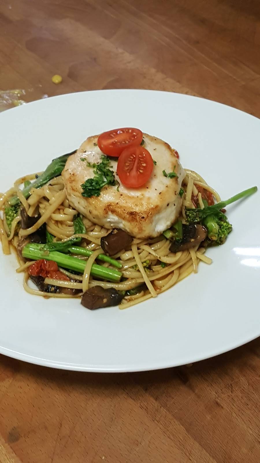 The Vineyard Restaurant and Bar | restaurant | 605 S I St, Madera, CA 93637, USA | 5596740923 OR +1 559-674-0923