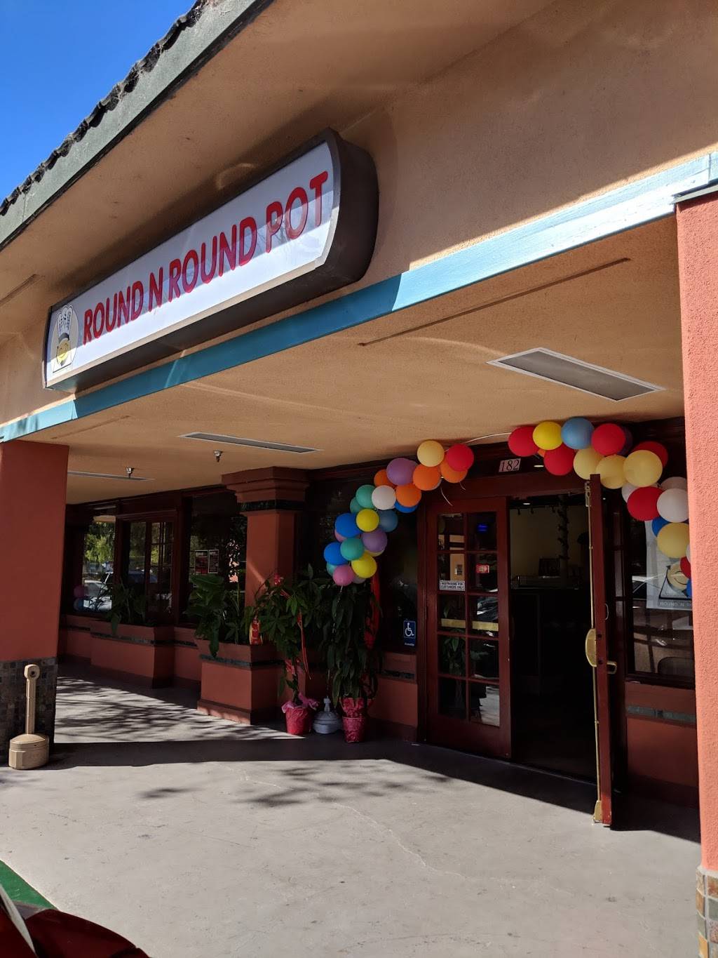 Round N Round Pot | restaurant | 182 Old County Rd, Brisbane, CA 94005, USA | 4157158419 OR +1 415-715-8419