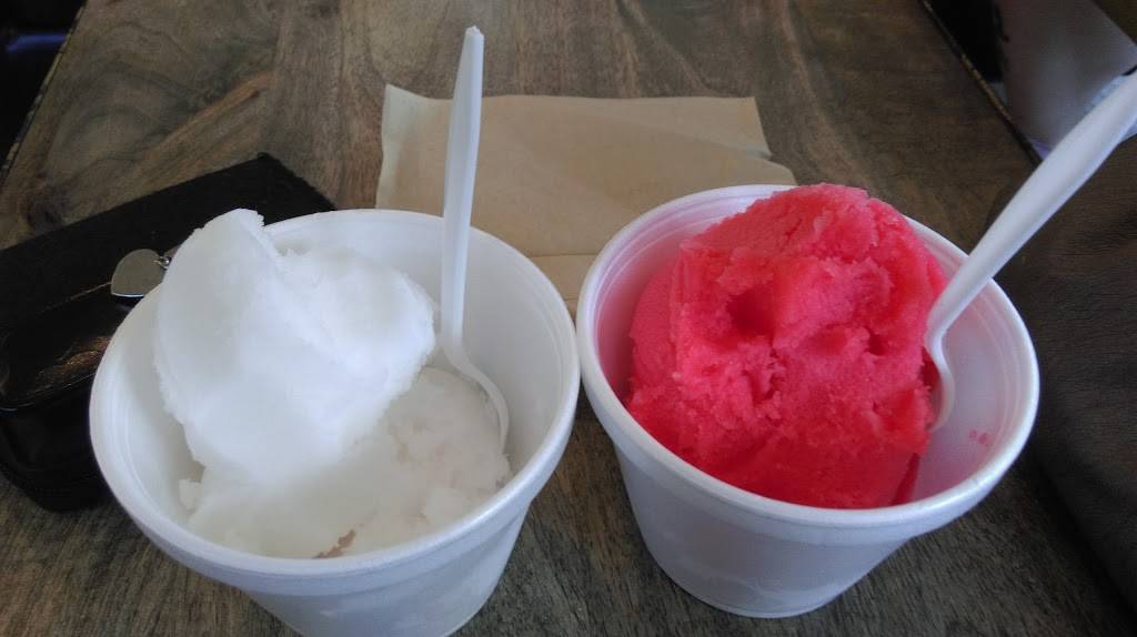 Twister Ice Cream | restaurant | 164 White St, Danbury, CT 06810, USA | 2037487020 OR +1 203-748-7020