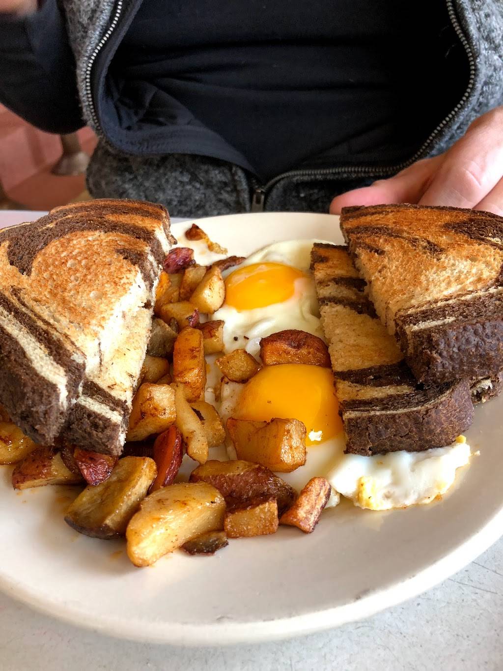 Betsys Diner | restaurant | 457 Main St, Falmouth, MA 02540, USA | 5085400060 OR +1 508-540-0060