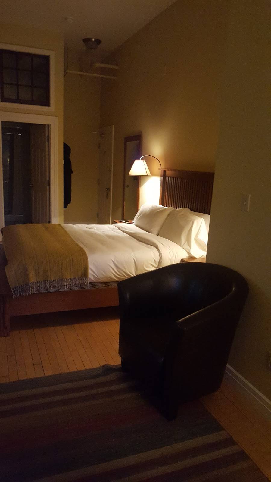 Fosters Inn | restaurant | 111 Downie St, Stratford, ON N5A 1X2, Canada | 5192711119 OR +1 519-271-1119