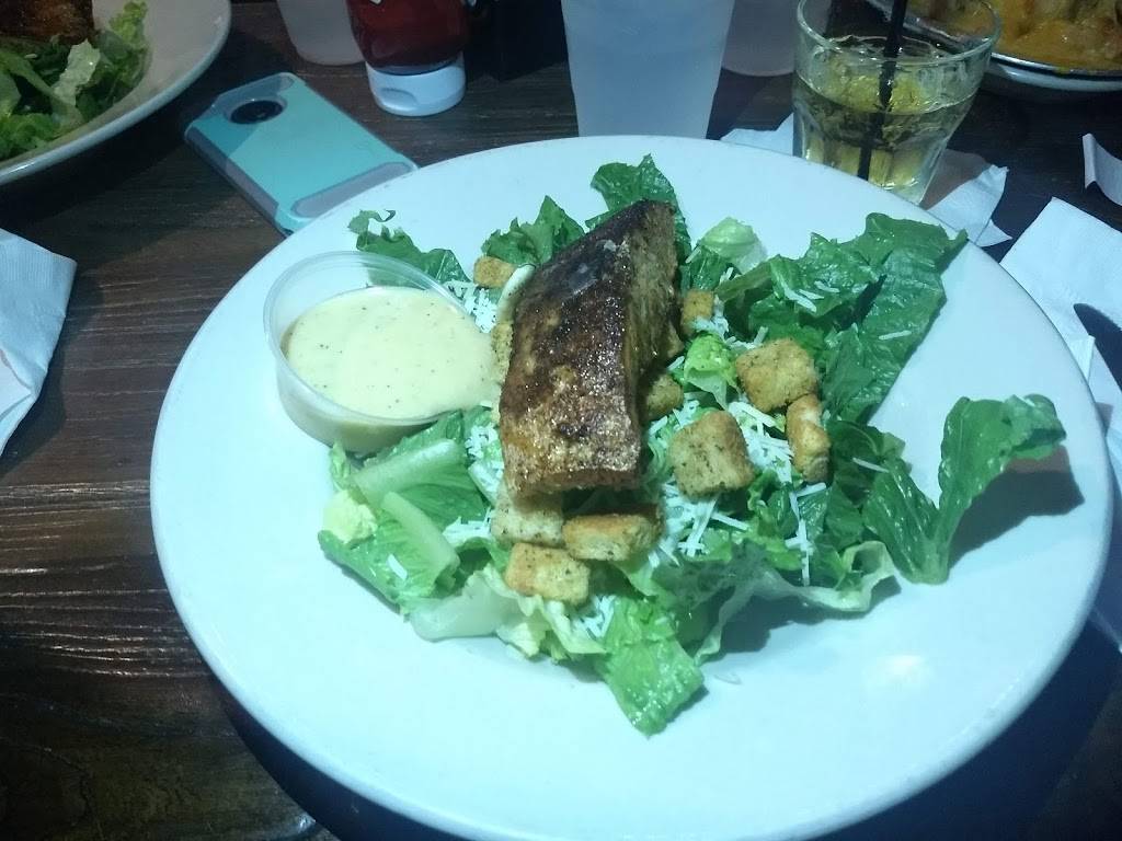 Red Horse Tavern LLC | restaurant | 118 W Washington St, Middleburg, VA 20117, USA | 5406876443 OR +1 540-687-6443