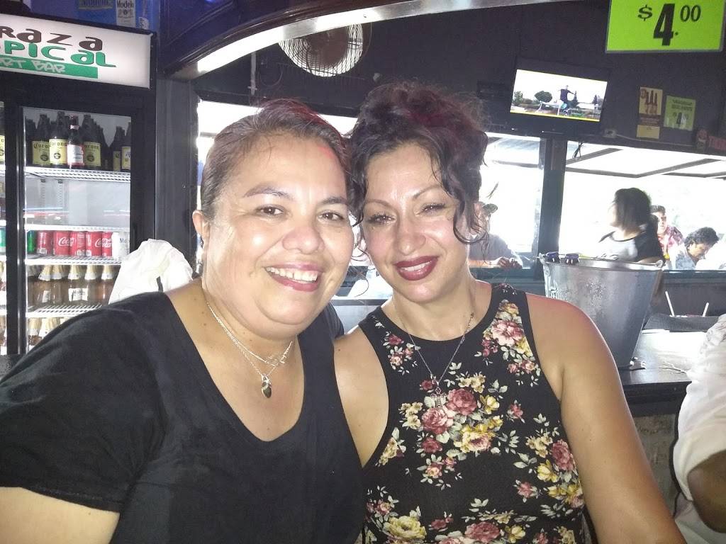 Terraza Tropical Sports Bar | restaurant | 8720 Airline Dr, Houston, TX 77037, USA | 7138753373 OR +1 713-875-3373