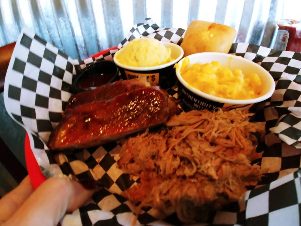 Dickeys Barbecue Pit | restaurant | 5104 6th Ave STE 102, Tacoma, WA 98406, USA | 2533011937 OR +1 253-301-1937