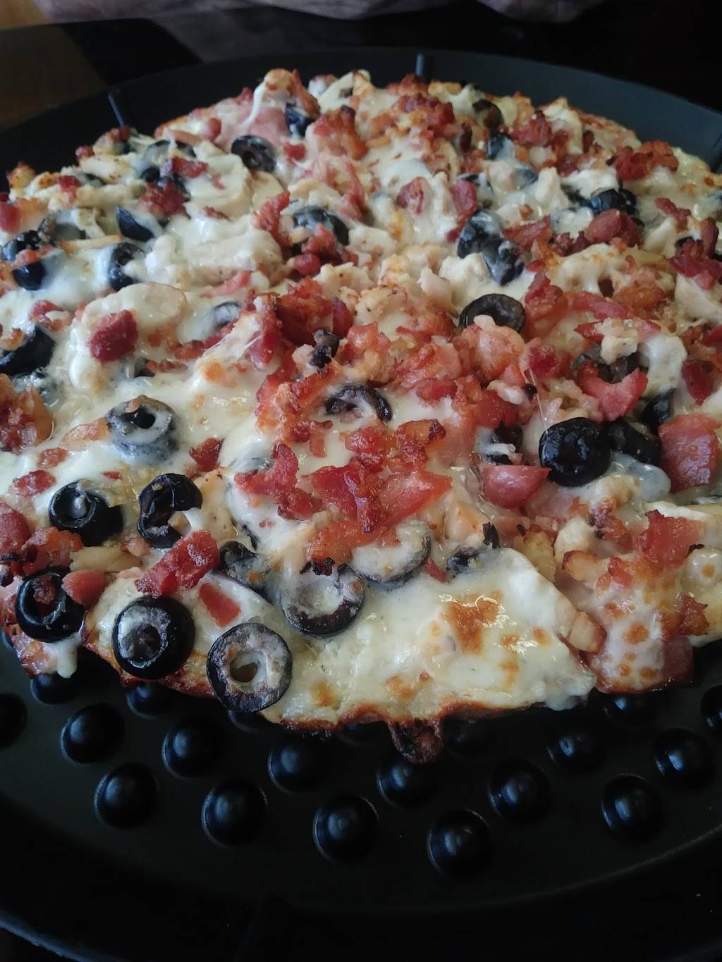 Poppies Pizza | restaurant | 1072 Lake Blvd, Redding, CA 96003, USA | 5302441212 OR +1 530-244-1212