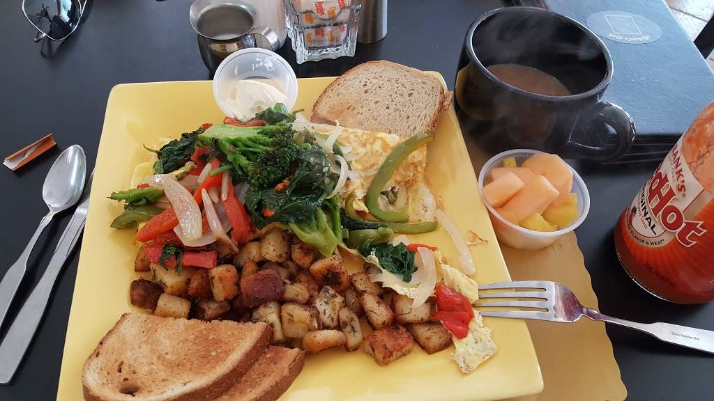 Michaels Deli | restaurant | 55 Elm St, Cheshire, CT 06410, USA | 2032721107 OR +1 203-272-1107