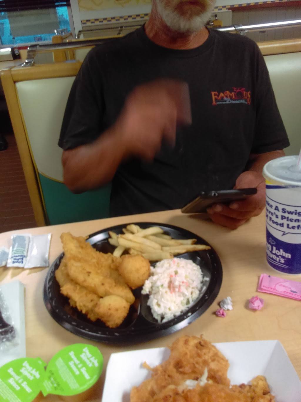 Long John Silvers | restaurant | 2080 W Main St, Greenfield, IN 46140, USA | 3174622885 OR +1 317-462-2885