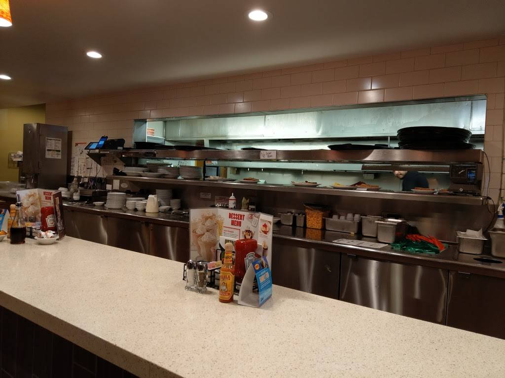 Dennys | restaurant | 825 W Foothill Blvd, Upland, CA 91786, USA | 9099813345 OR +1 909-981-3345