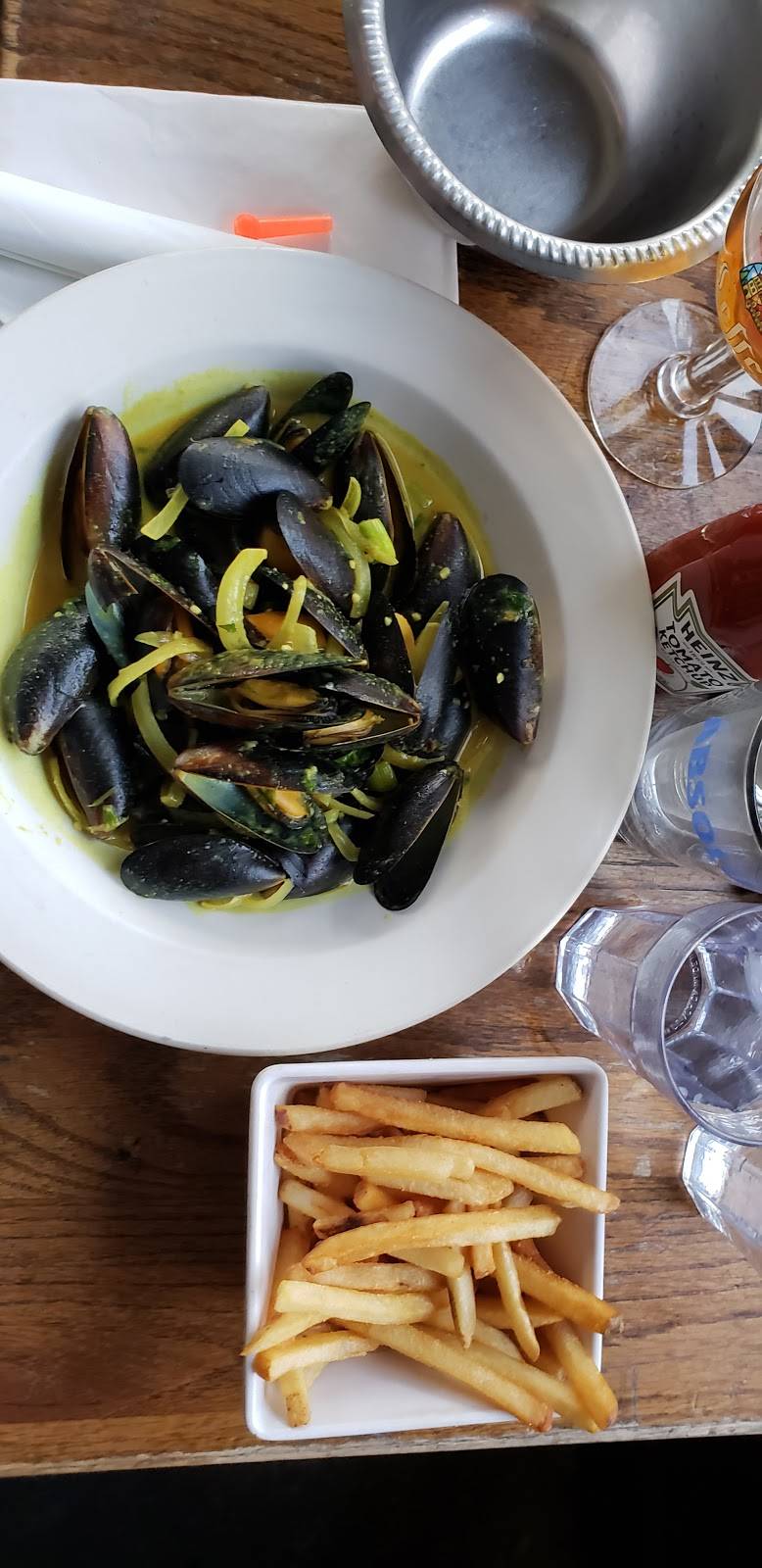 Soussi Restaurant | restaurant | 2228 18th St NW, Washington, DC 20009, USA | 2022999314 OR +1 202-299-9314