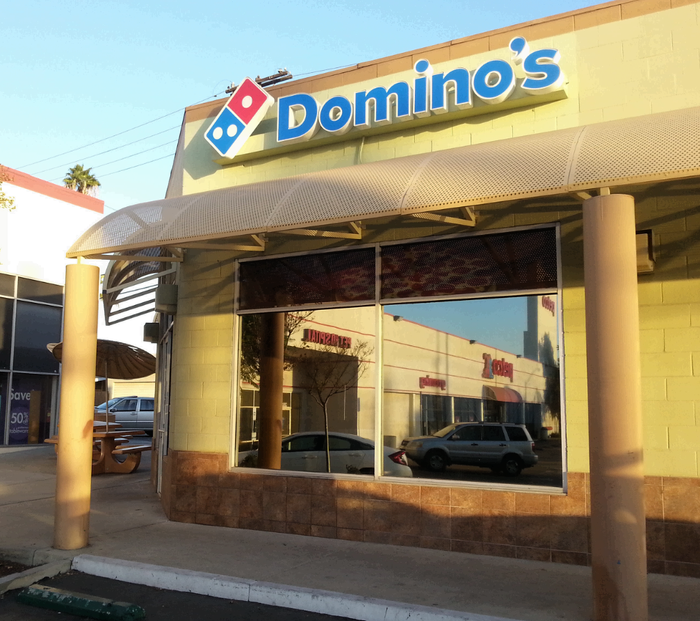 Dominos Pizza | meal delivery | 2015 N Hollywood Way, Burbank, CA 91505, USA | 8189549600 OR +1 818-954-9600