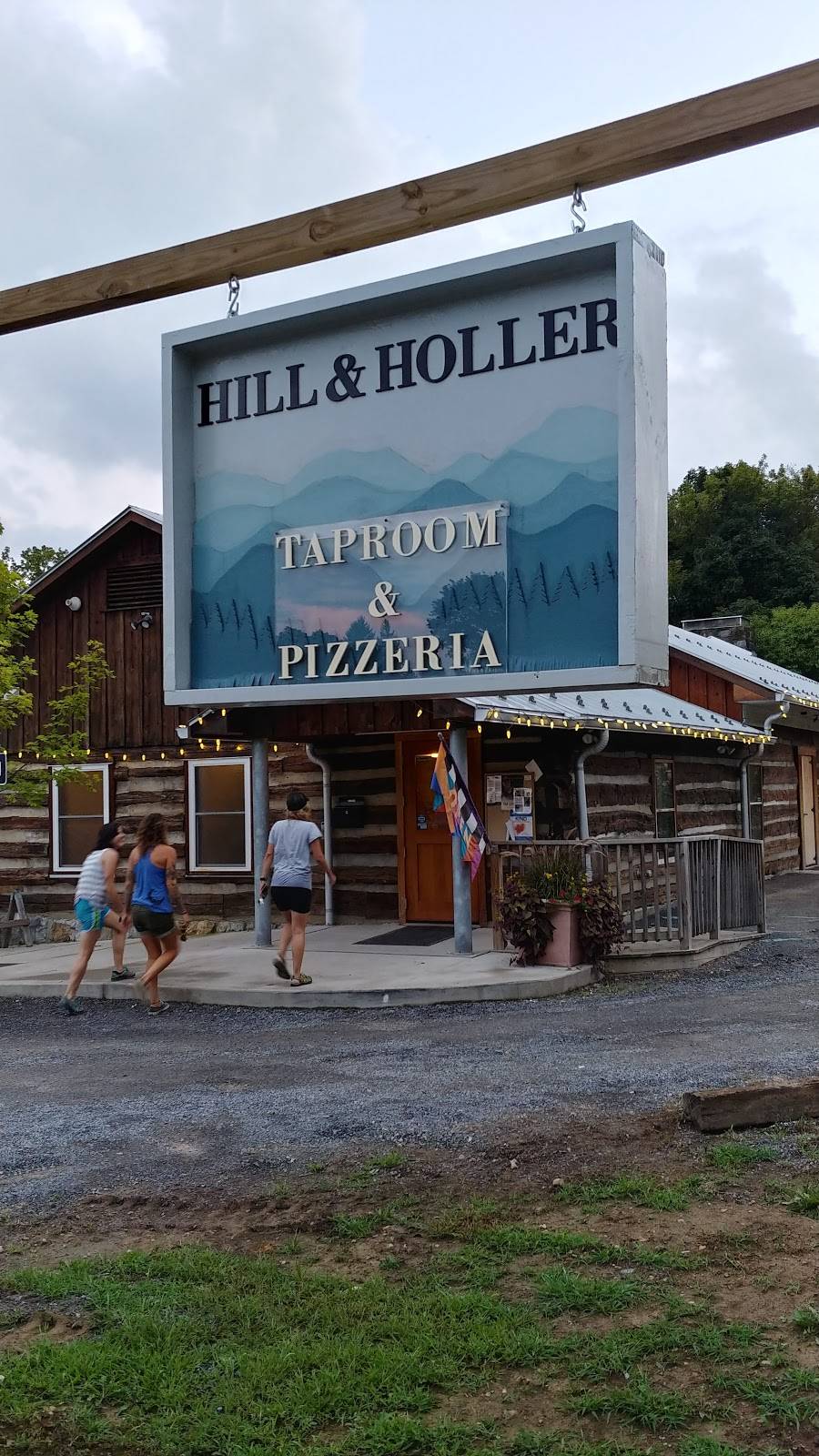 Hill and Holler Pizza | restaurant | 970 N Jefferson St, Lewisburg, WV 24901, USA | 3046474429 OR +1 304-647-4429