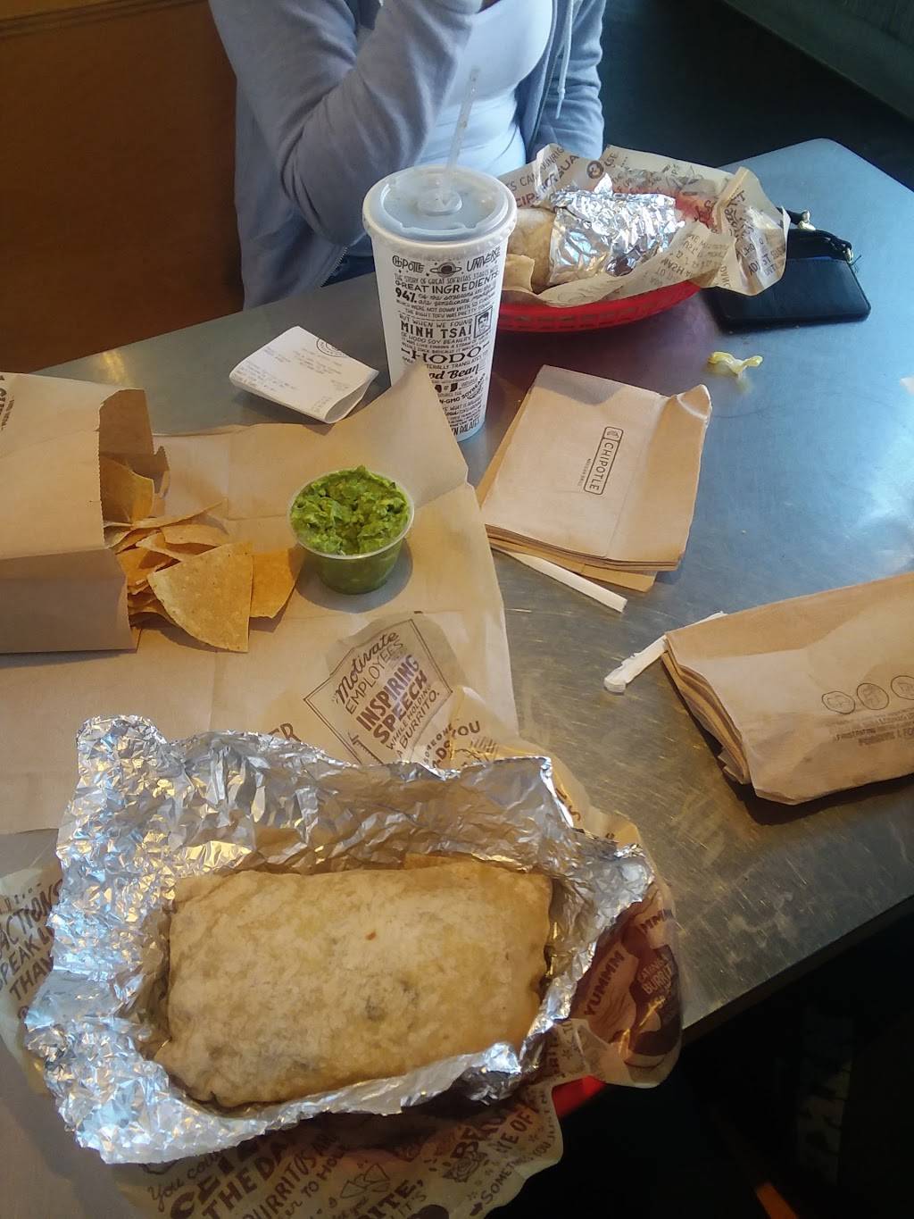 Chipotle Mexican Grill | restaurant | 3254 N John Young Pkwy, Kissimmee, FL 34741, USA | 4078463364 OR +1 407-846-3364