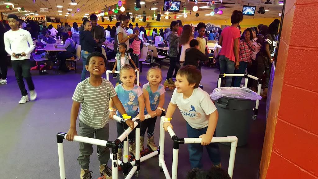 United Skates of America | cafe | 30325 Palisades Pkwy, Wickliffe, OH 44092, USA | 4409445301 OR +1 440-944-5301