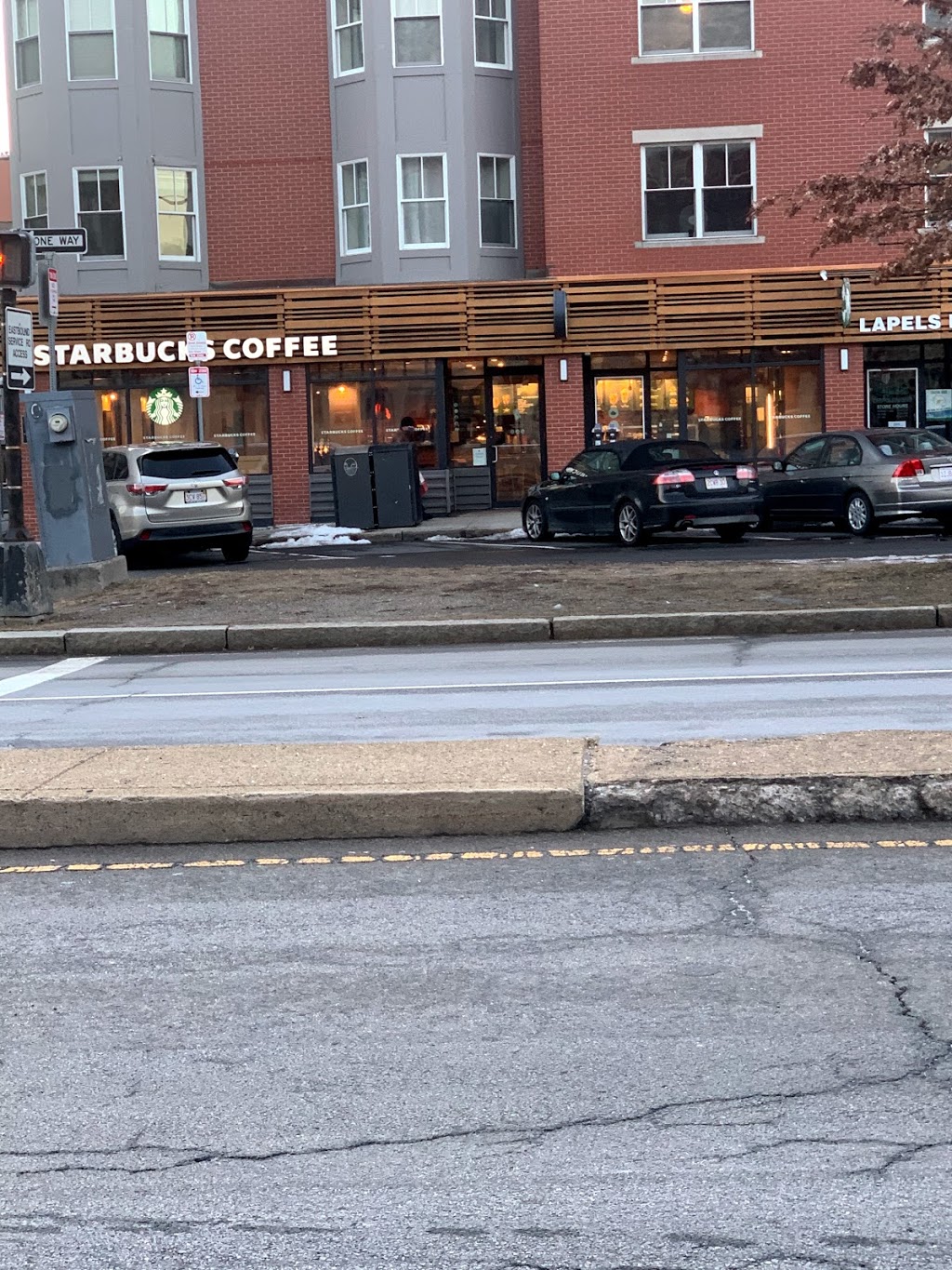 Starbucks | cafe | 1304 Commonwealth Avenue, Boston, MA 02134, USA | 6175661074 OR +1 617-566-1074