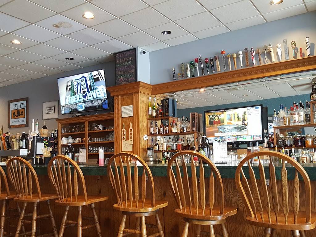 120 Taphouse & Bistro | restaurant | 120 E Michigan Ave, Paw Paw, MI 49079, USA | 2696573654 OR +1 269-657-3654