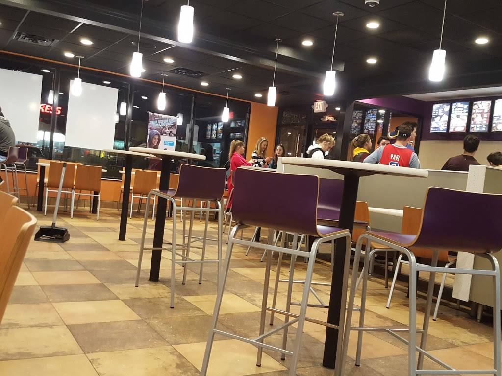 Taco Bell | meal takeaway | 7715 150th St W, Apple Valley, MN 55124, USA | 9529534553 OR +1 952-953-4553