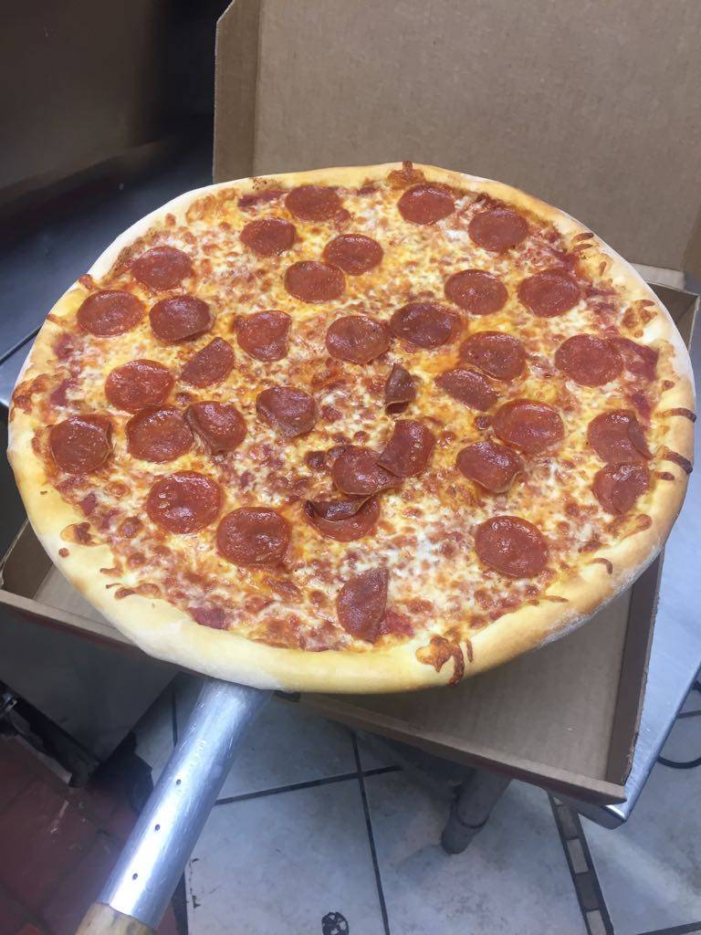 Cafeteria y Pizzeria Mi Colombia | meal takeaway | 50 Maverick Square, Boston, MA 02128, USA | 6175671227 OR +1 617-567-1227