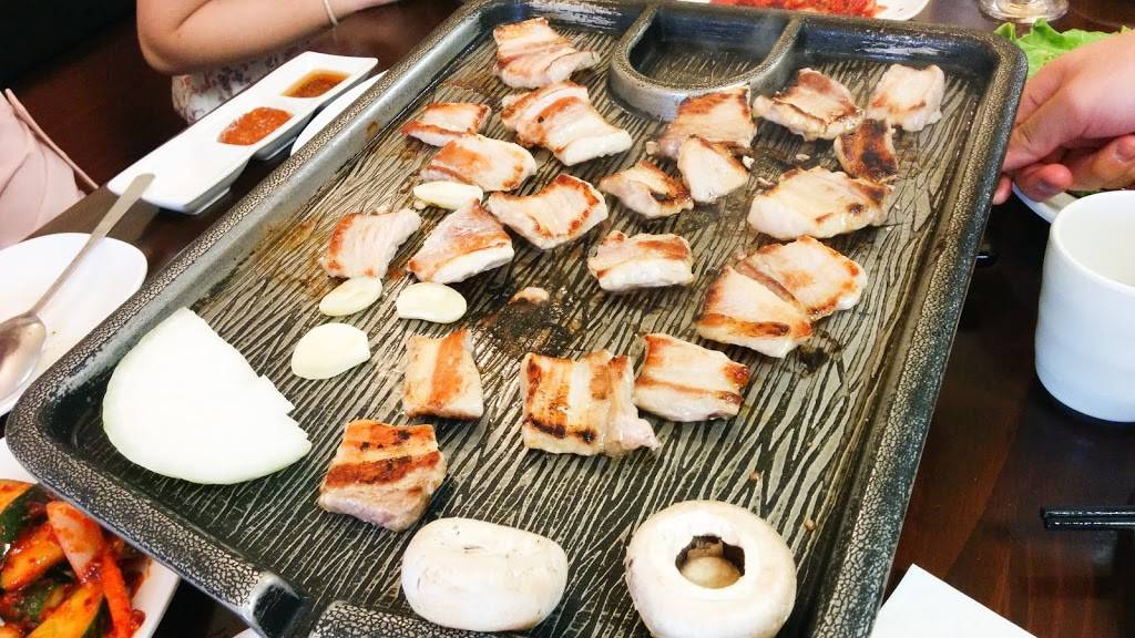 Chingu Korean Restaruant | restaurant | 10610 Bayview Ave, Richmond Hill, ON L4C 3N8, Canada | 9052376767 OR +1 905-237-6767