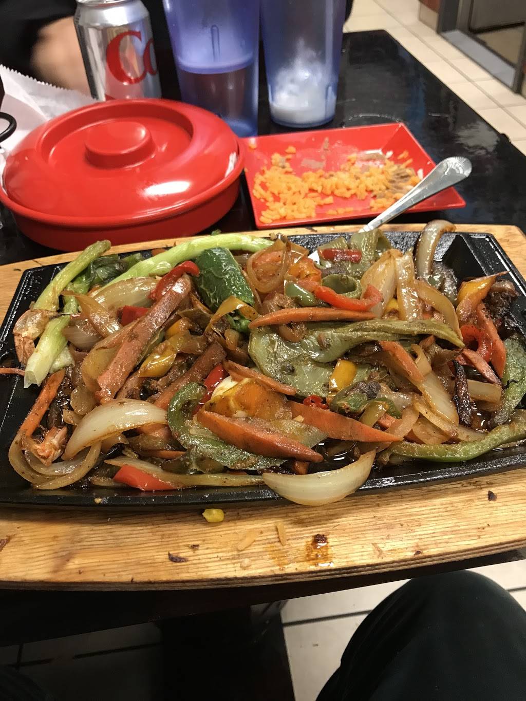 Los Magueyes Mexican Grill | restaurant | 660 S Lake St, Mundelein, IL 60060, USA | 2244750574 OR +1 224-475-0574