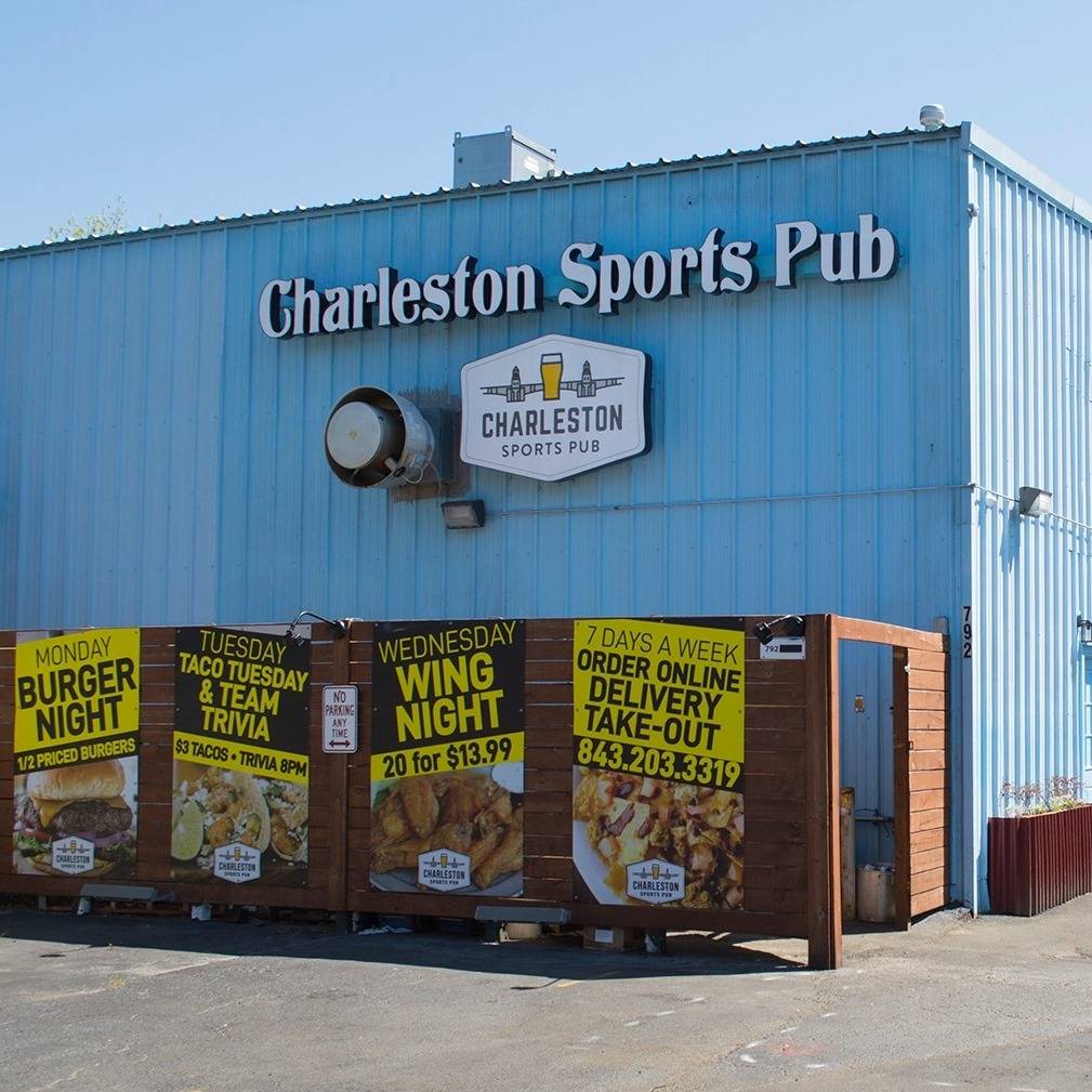 Charleston Sports Pub | restaurant | 792 Folly Rd, Charleston, SC 29412, USA | 8432033319 OR +1 843-203-3319