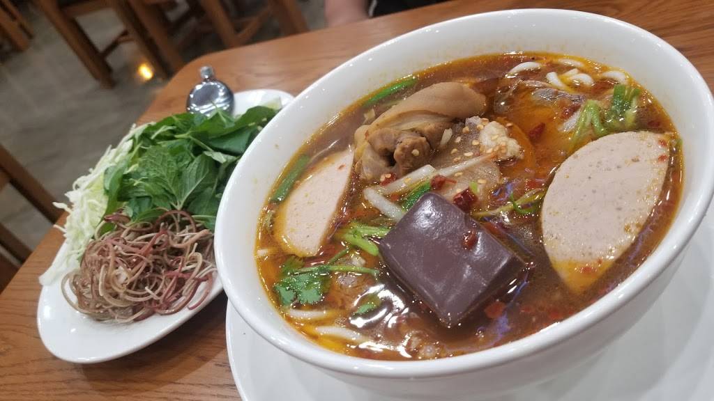 Pho Royal | restaurant | 230 W Virginia St Suite 830, Crystal Lake, IL 60014, USA | 2246768777 OR +1 224-676-8777