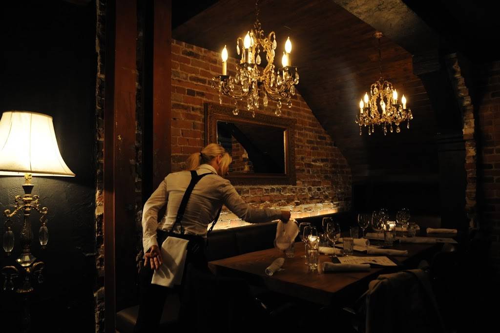 Les Contrebandiers Boissonnerie gourmande | restaurant | 300 Rue des Forges, Trois-Rivières, QC G9A 2G8, Canada | 8193702005 OR +1 819-370-2005