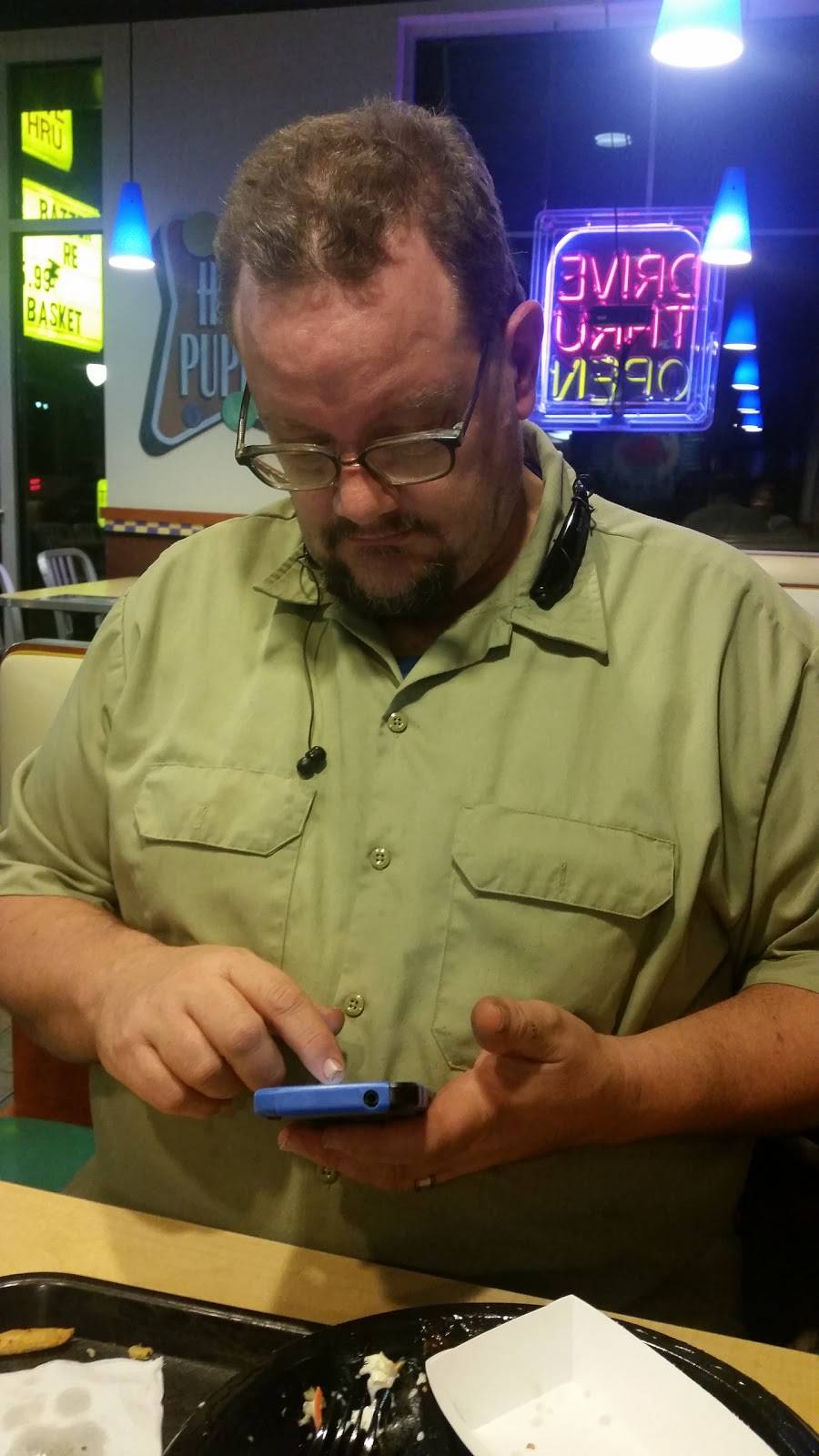 Long John Silvers | restaurant | 1316 Volunteer Pkwy, Bristol, TN 37620, USA | 4237649033 OR +1 423-764-9033