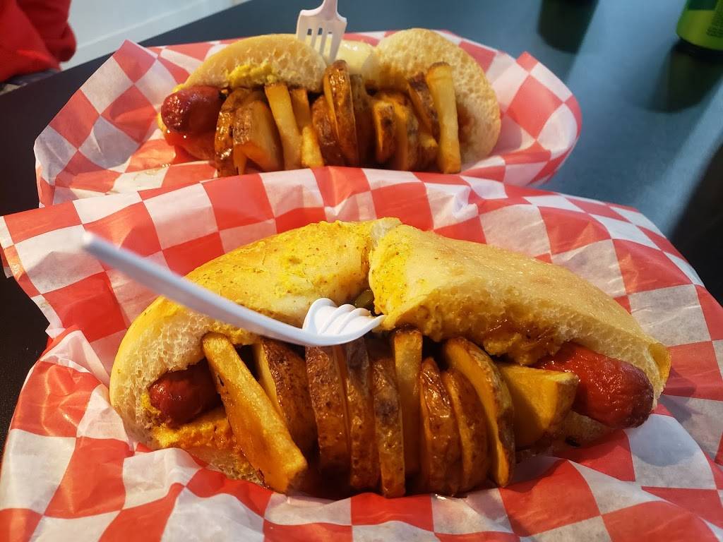 Ninos Italian Hotdogs | restaurant | 572 Main St, Stroudsburg, PA 18360, USA | 5707304988 OR +1 570-730-4988