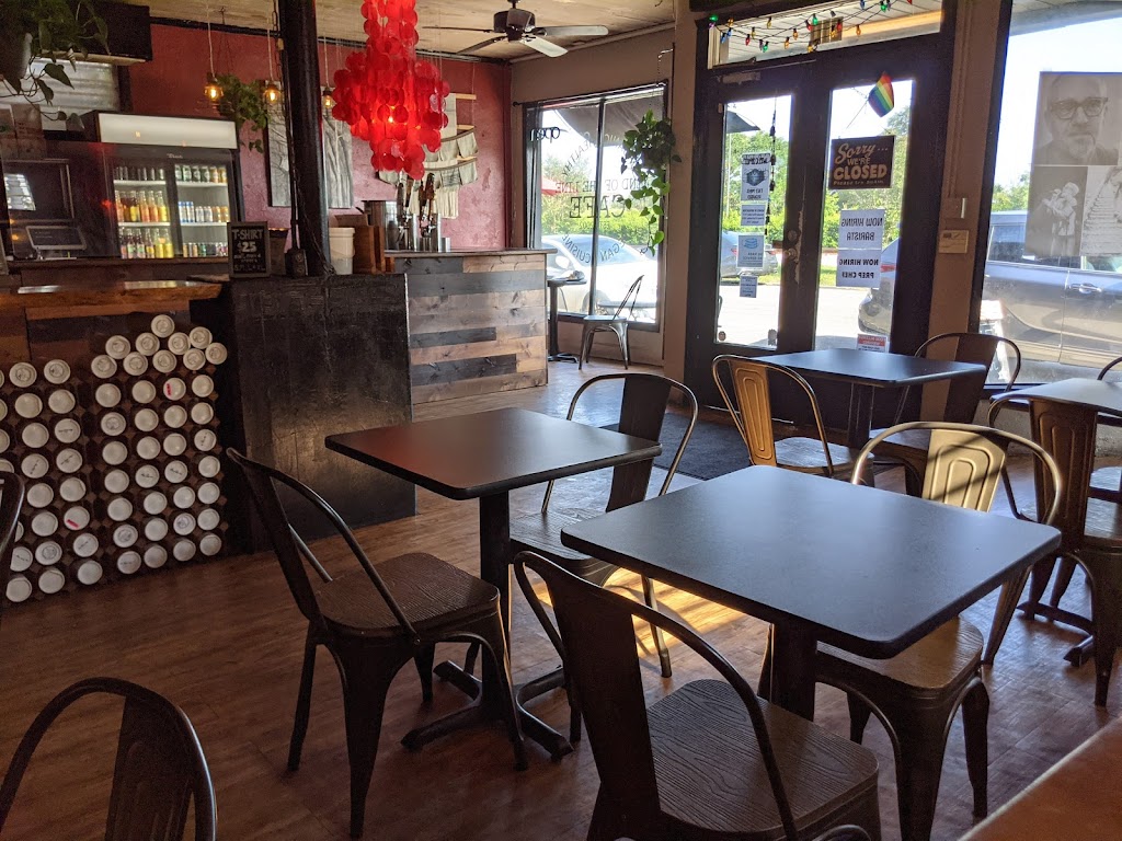 End Of The Line Cafe | restaurant | 610 E Wright St, Pensacola, FL 32501, USA | 8504290336 OR +1 850-429-0336