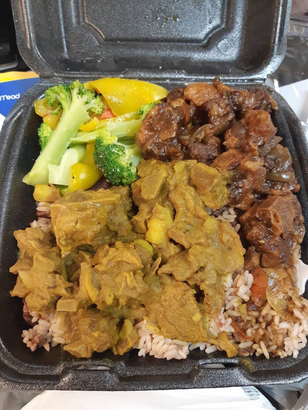 Freddys Kitchen | restaurant | 2515 Hurontario St, Mississauga, ON L5A 2G4, Canada | 9058483733 OR +1 905-848-3733