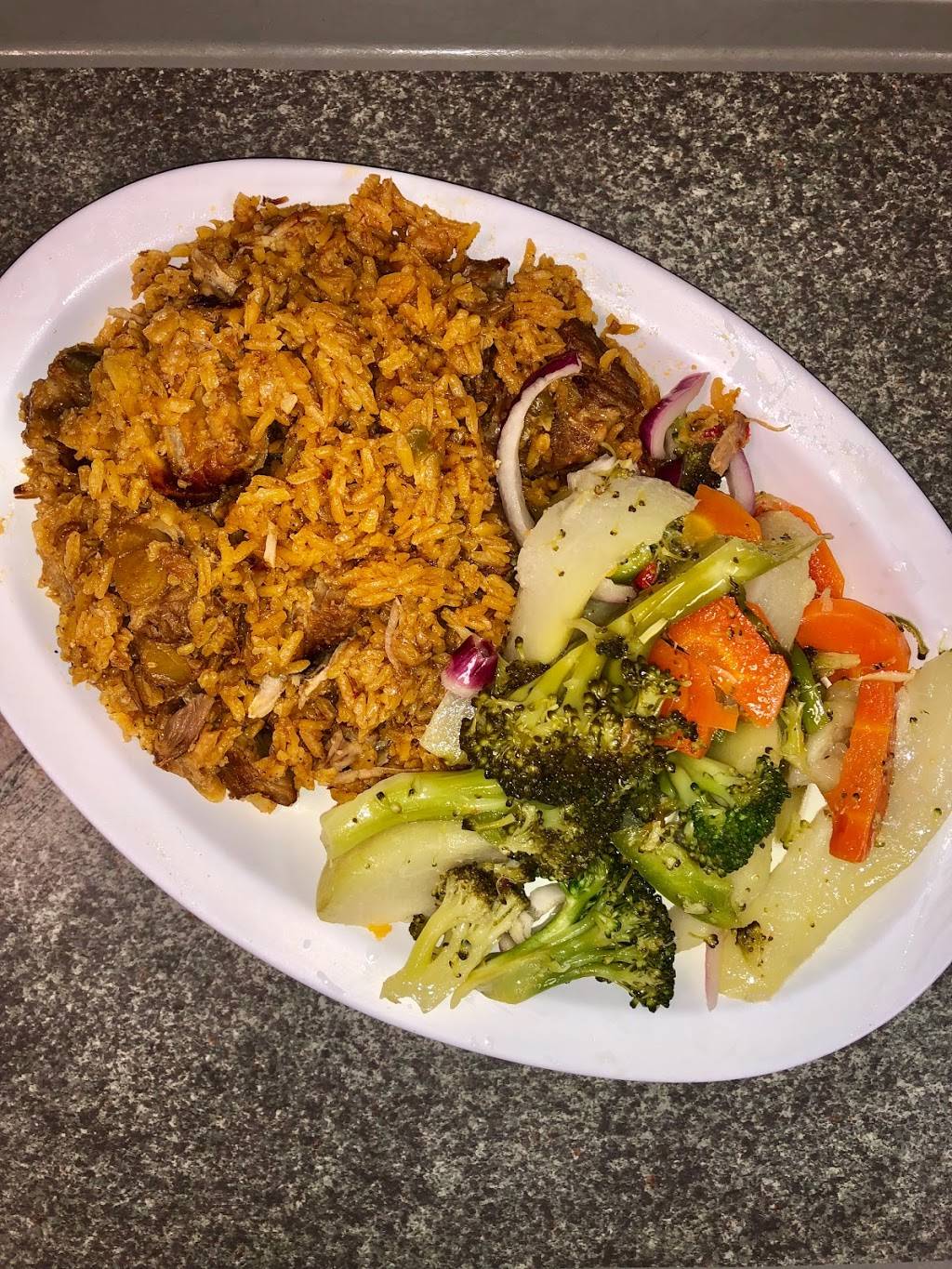 El Tipico | restaurant | 29 Neptune Blvd, Lynn, MA 01902, USA | 7815869535 OR +1 781-586-9535