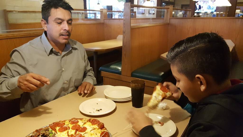 Round Table Pizza | meal delivery | 201 W Napa St, Sonoma, CA 95476, USA | 7079385564 OR +1 707-938-5564