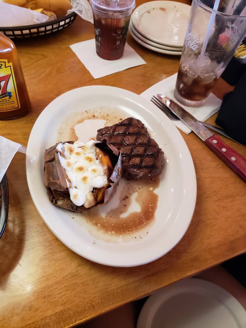 Texas Roadhouse | restaurant | 15150 Veterans Memorial Pkwy, Wentzville, MO 63385, USA | 6363277225 OR +1 636-327-7225