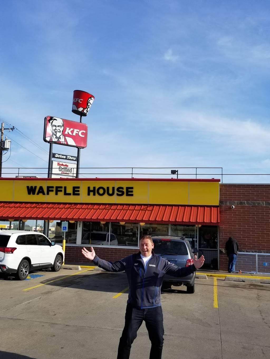 Waffle House | meal takeaway | 1350 Canadian Ct, Yukon, OK 73099, USA | 4053501445 OR +1 405-350-1445