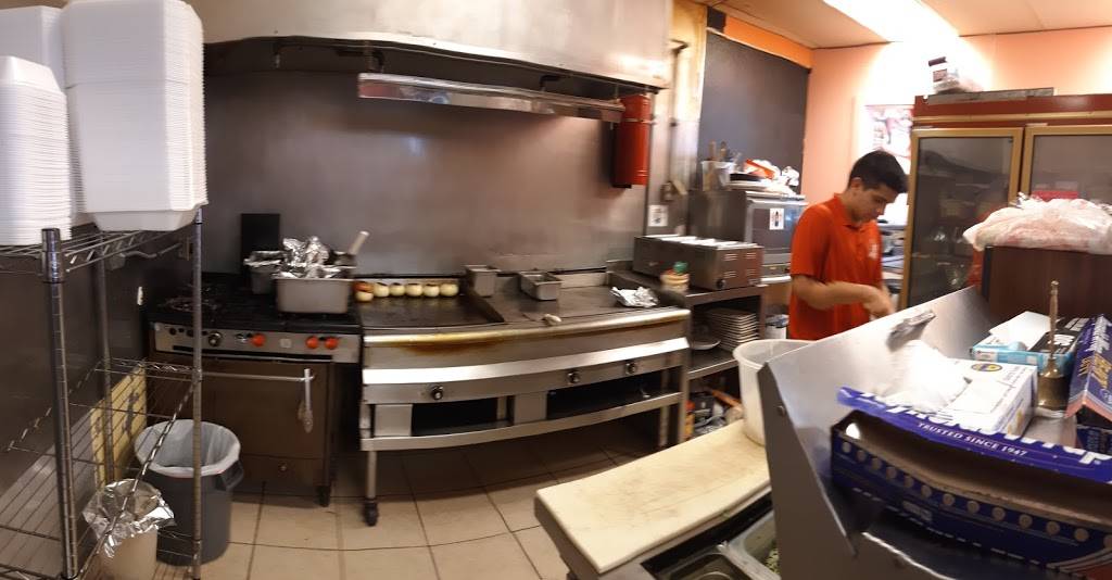 Taqueria La Fogata | restaurant | 4623 S 33rd St, Omaha, NE 68107, USA | 4024037826 OR +1 402-403-7826