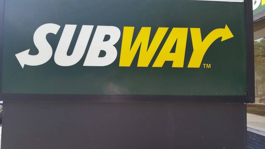 Subway | restaurant | 780 Rue Beaubien E, Montréal, QC H2S 1S7, Canada | 5144953737 OR +1 514-495-3737