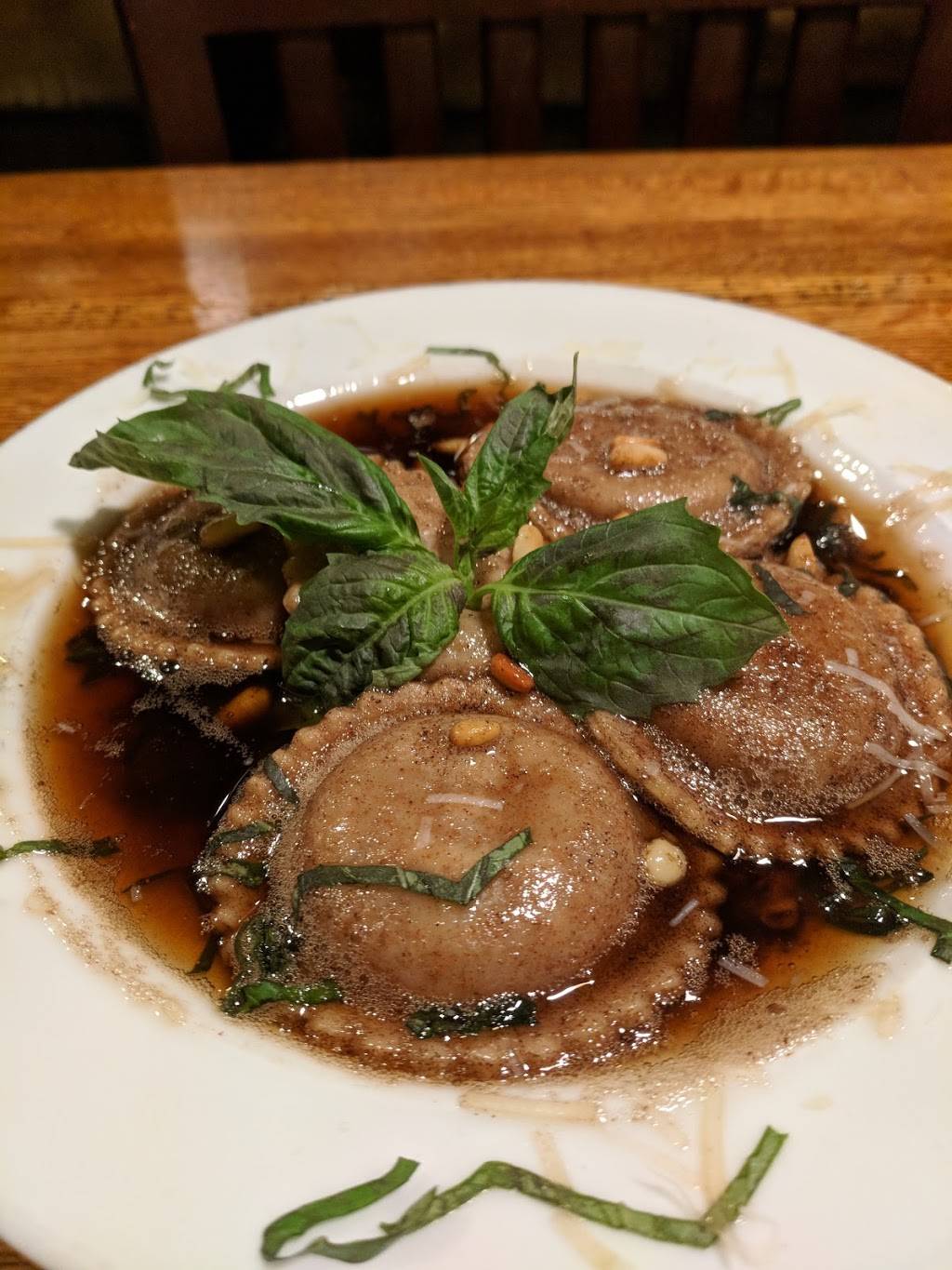 Leeds Ltd Restaurant and Lounge | night club | 750 Eisenhower Blvd, Harrisburg, PA 17111, USA | 7175644654 OR +1 717-564-4654