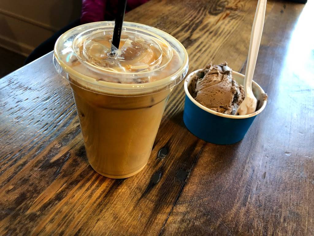 Riverbottom Coffee & Ice Cream Co. | cafe | 301 S Main St, Algonquin, IL 60102, USA | 2246789438 OR +1 224-678-9438