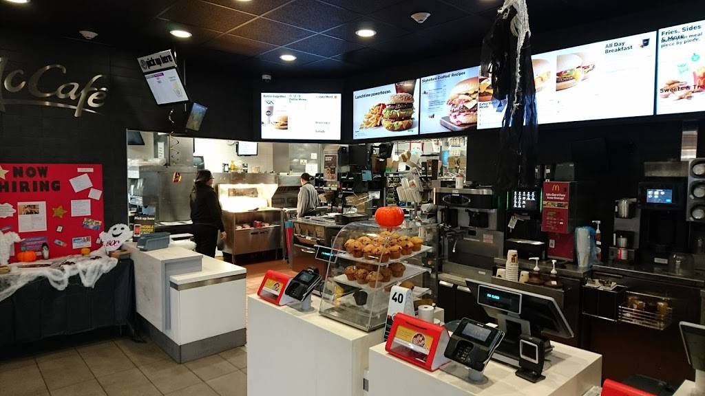 McDonalds | cafe | 1392 Washington St, Hanover, MA 02339, USA | 7818262081 OR +1 781-826-2081